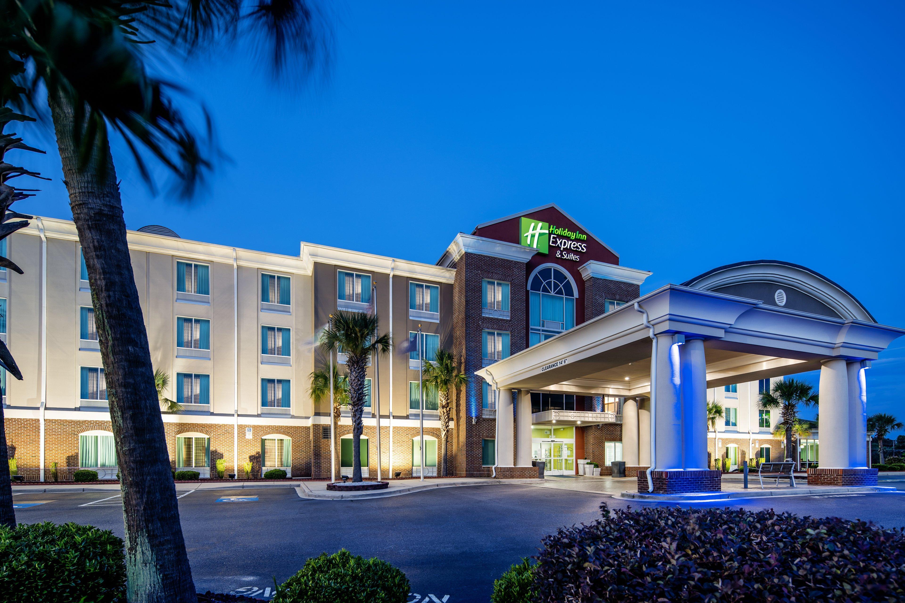 Holiday Inn Express & Suites Florence, An Ihg Hotel Exterior photo